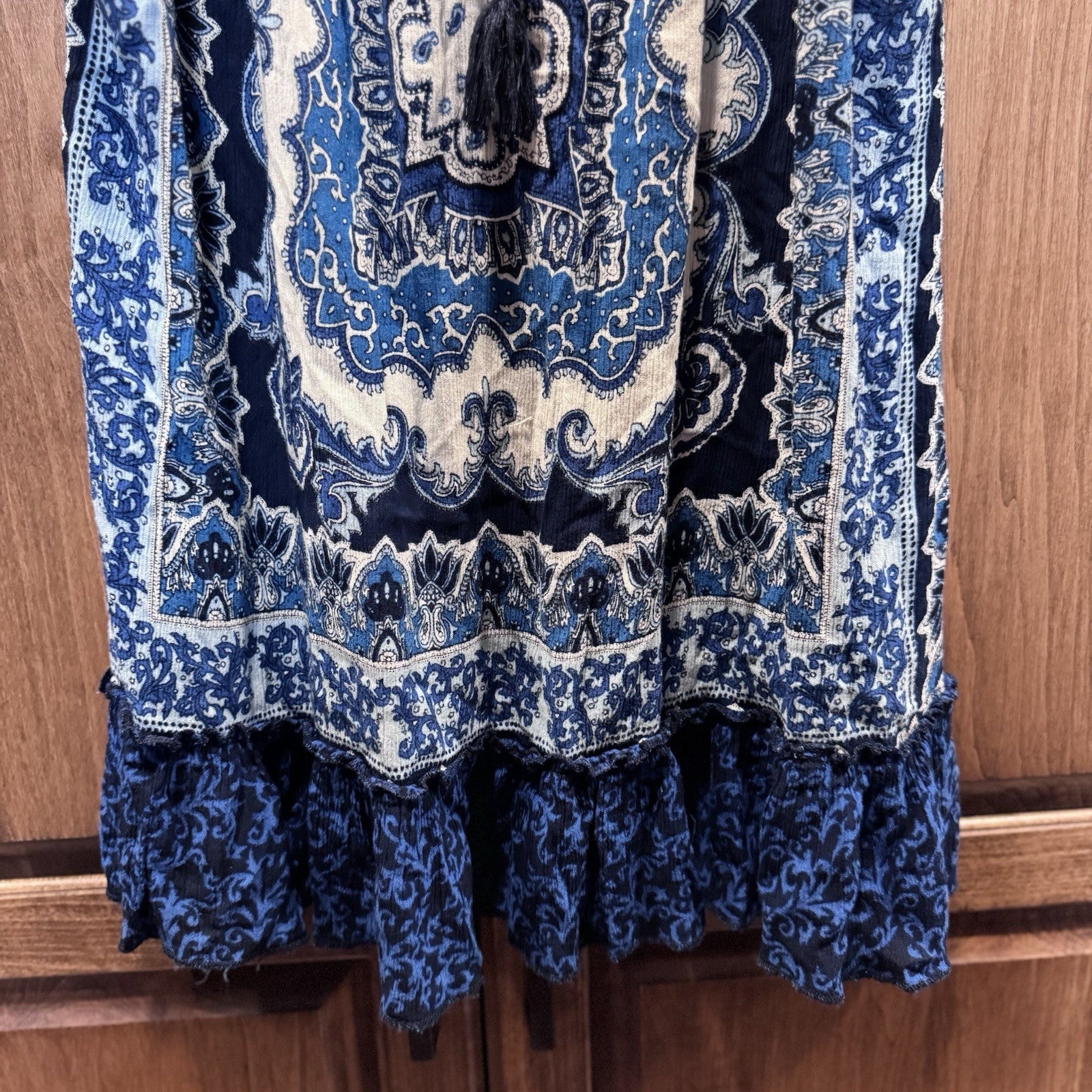 Billabong Women’s Sleeveless Boho Top Large Blue Paisley Print Tassel Tie Blouse