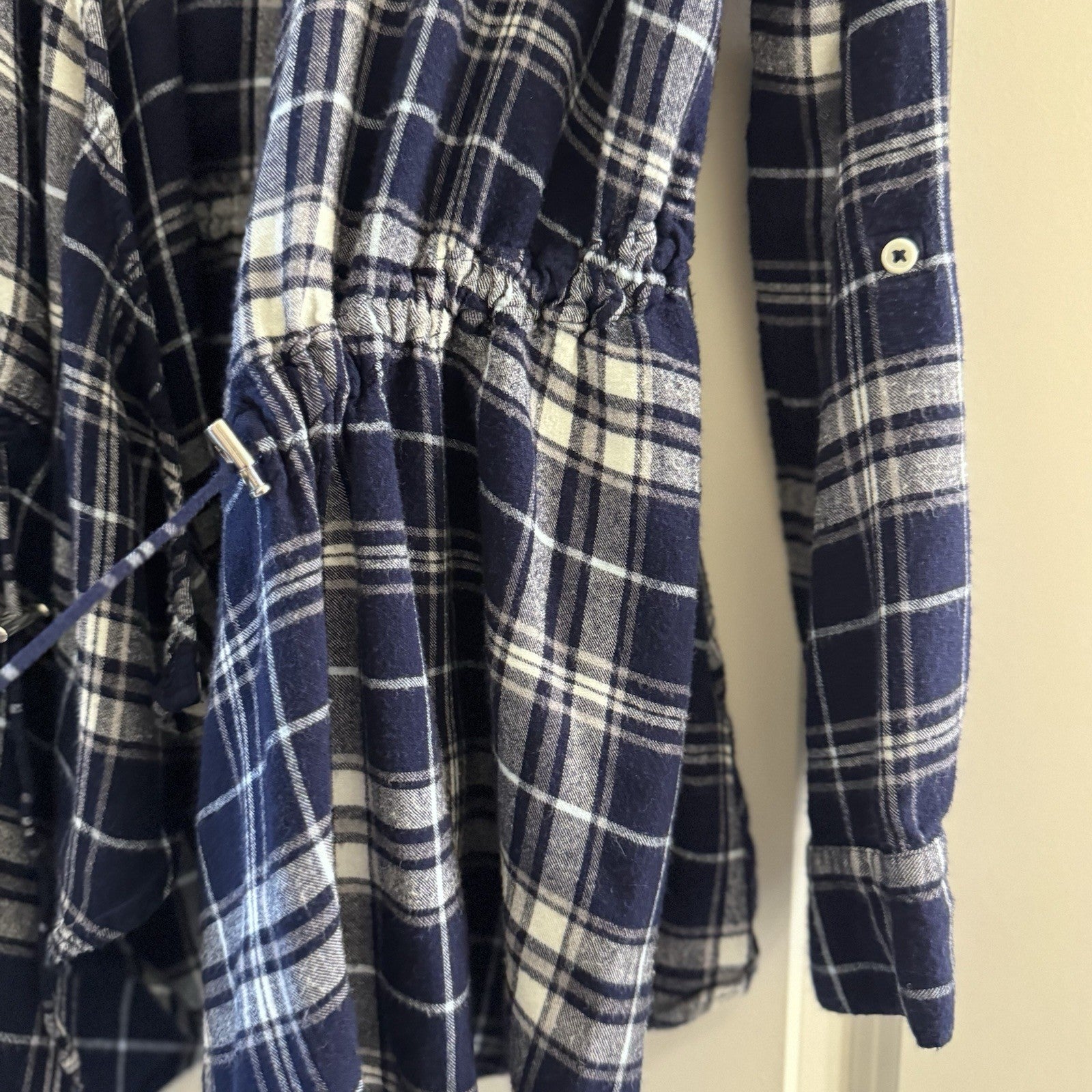 Motherhood Maternity Nursing Top M Navy Plaid Flannel Wrap Long Sleeve