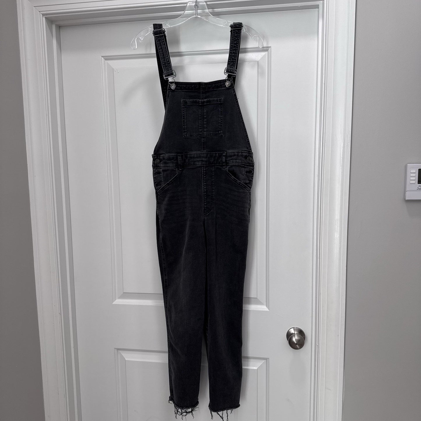 Express Black Jean Overalls Size 4 Women’s Adjustable Straps Frayed Hem