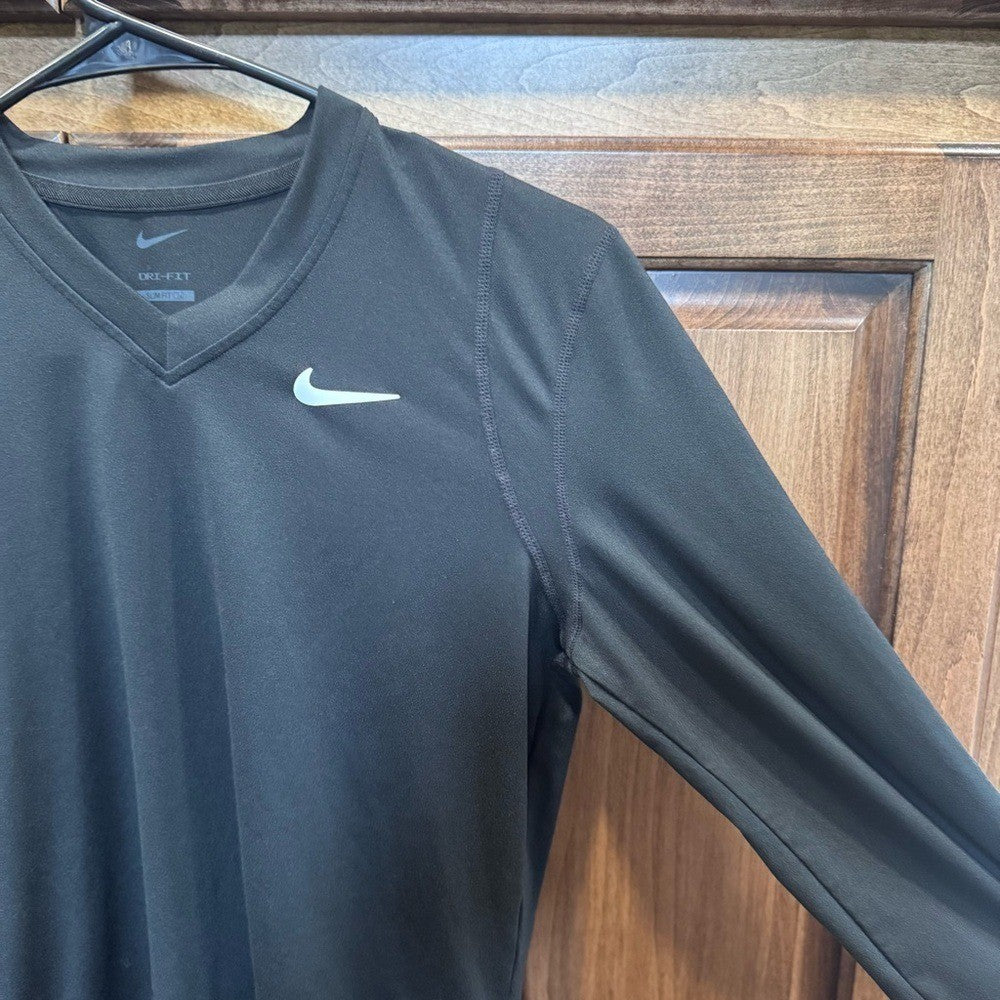 Nike Dri-Fit Long Sleeve Athletic Shirt Black V-Neck Small DA4730-010