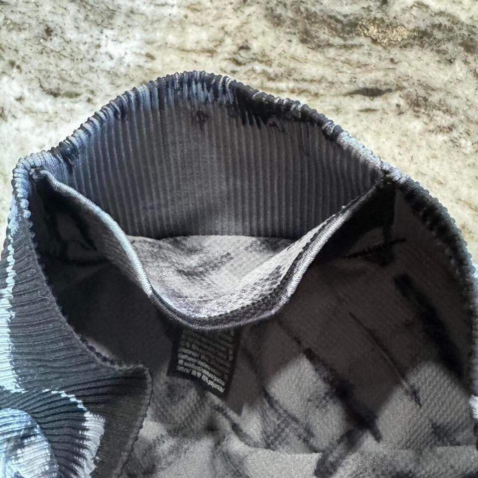 PINK Active High Waist Biker Shorts Size S Black Gray Tie Dye Ribbed Waistband