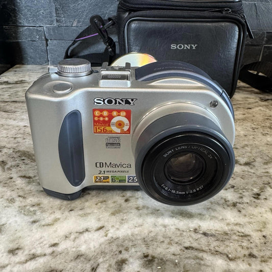 Sony Mavica MVC-CD200 2.1MP Digital Camera Only - Silver-Complete-Vintage!