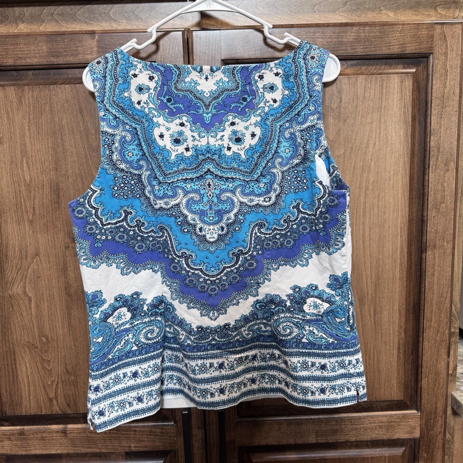 RSVP by Talbots Blue & White Paisley Sleeveless Blouse - Size 14P