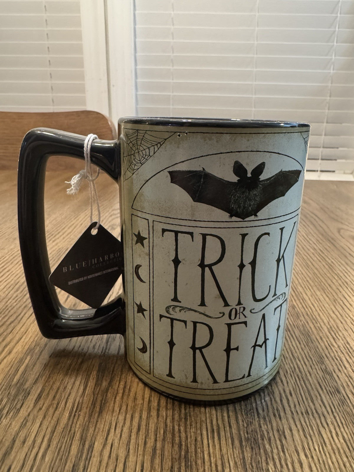 Blue Harbor Hocus Pocus Trick or Treat Bat Large 22oz Halloween Coffee Cup Mug