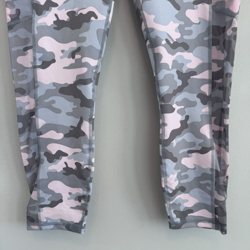 NWT Fabletics Mila Pocket Capri Leggings Camo Pink Gray M PowerHold