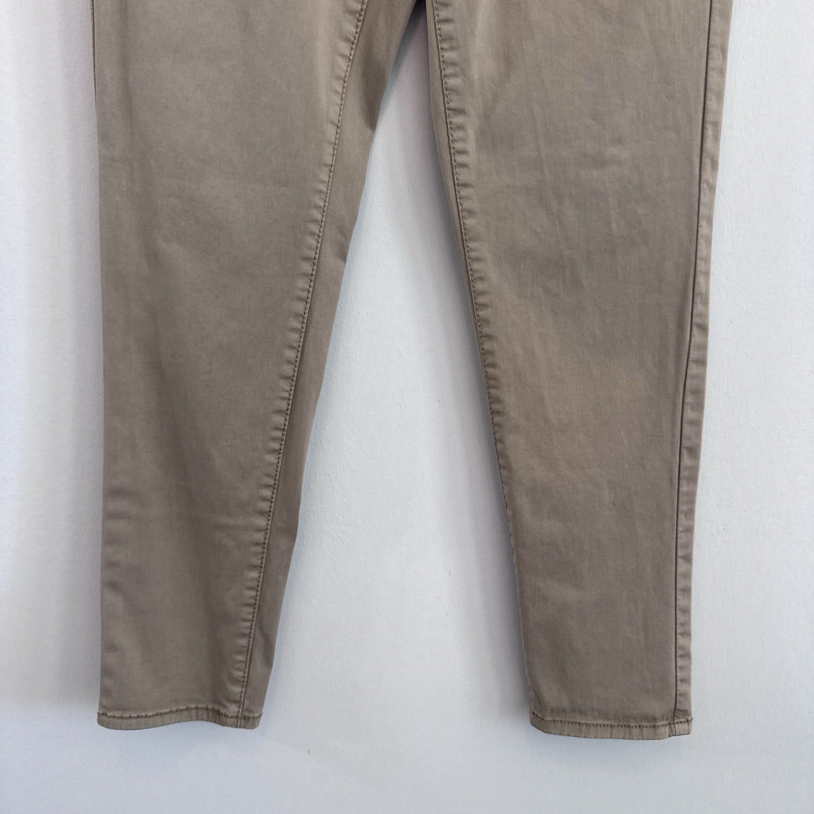 American Eagle Stretch Khaki Pants Women’s Size 8 Short Tan Skinny Casual
