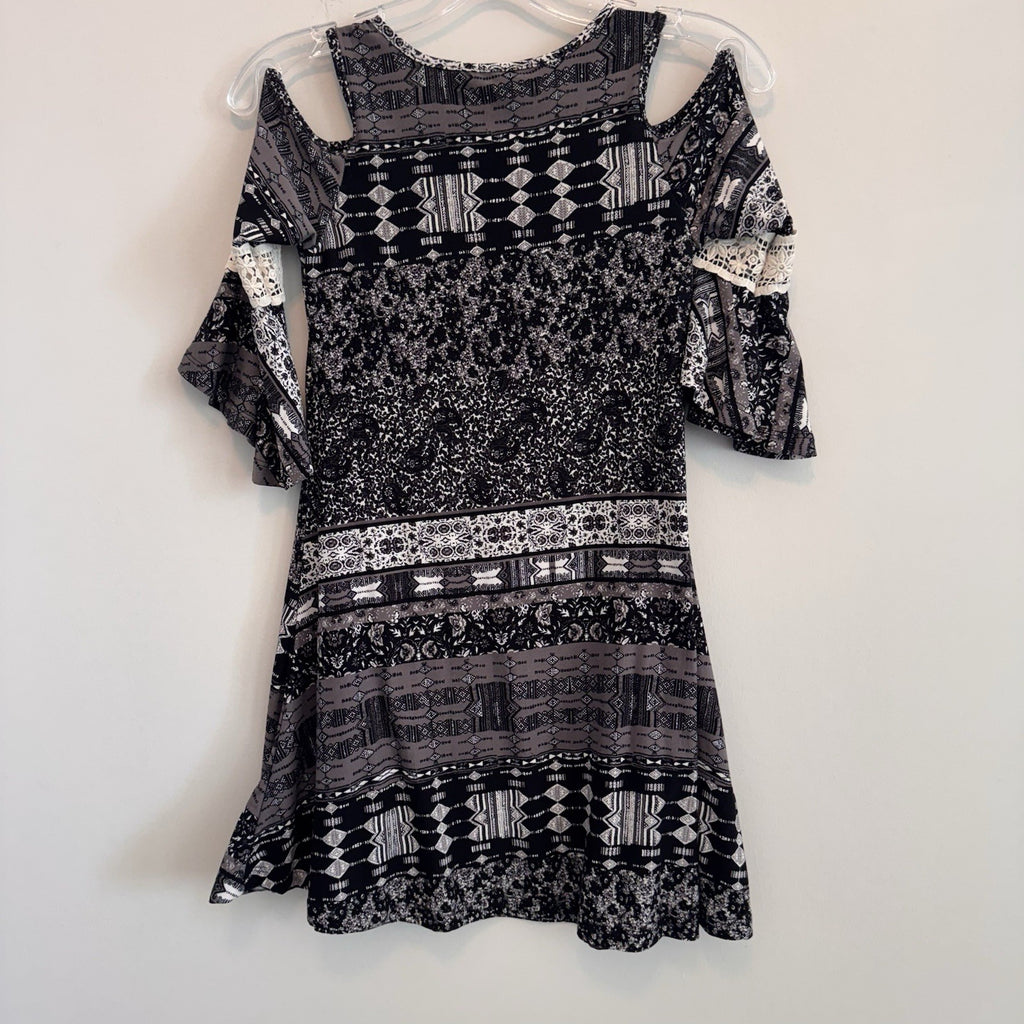 1st Kiss Girls Size 10/12 Cold Shoulder Boho Tunic Top Black White Mixed Pattern