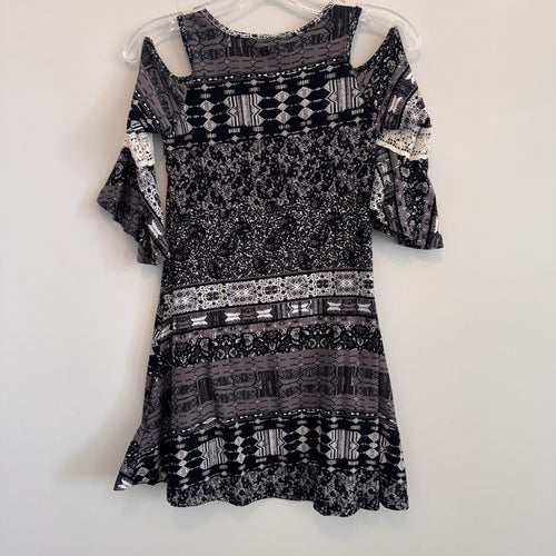 1st Kiss Girls Size 10/12 Cold Shoulder Boho Tunic Top Black White Mixed Pattern