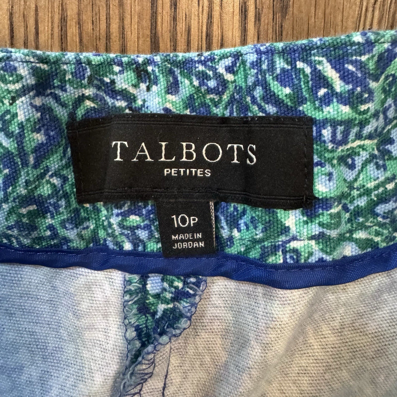 Talbots Petites Blue Green Printed Shorts Size 10P | Stretch Cotton