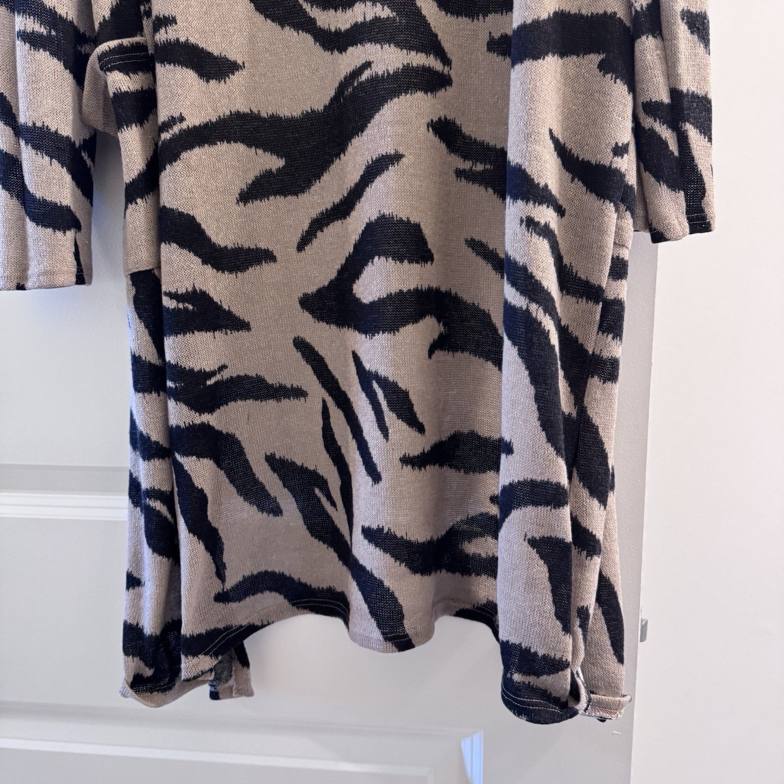 BiBi Womens L Open Front Cardigan Animal Print Lightweight Long Sleeve Duster