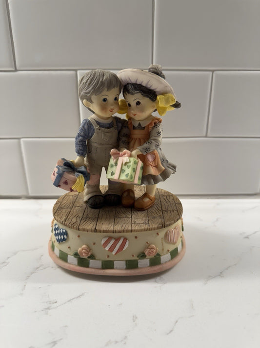 Vintage music box Ceramic Boy And Girl Presents Works