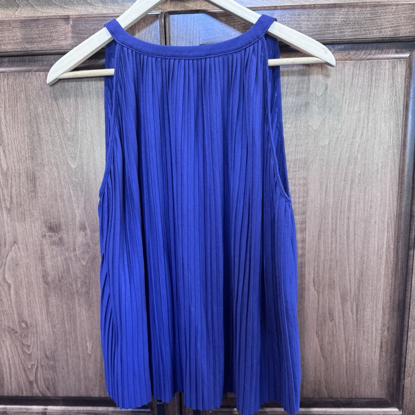 Tahari Pleated Sleeveless Blouse XL Blue Split Neck Tank Top