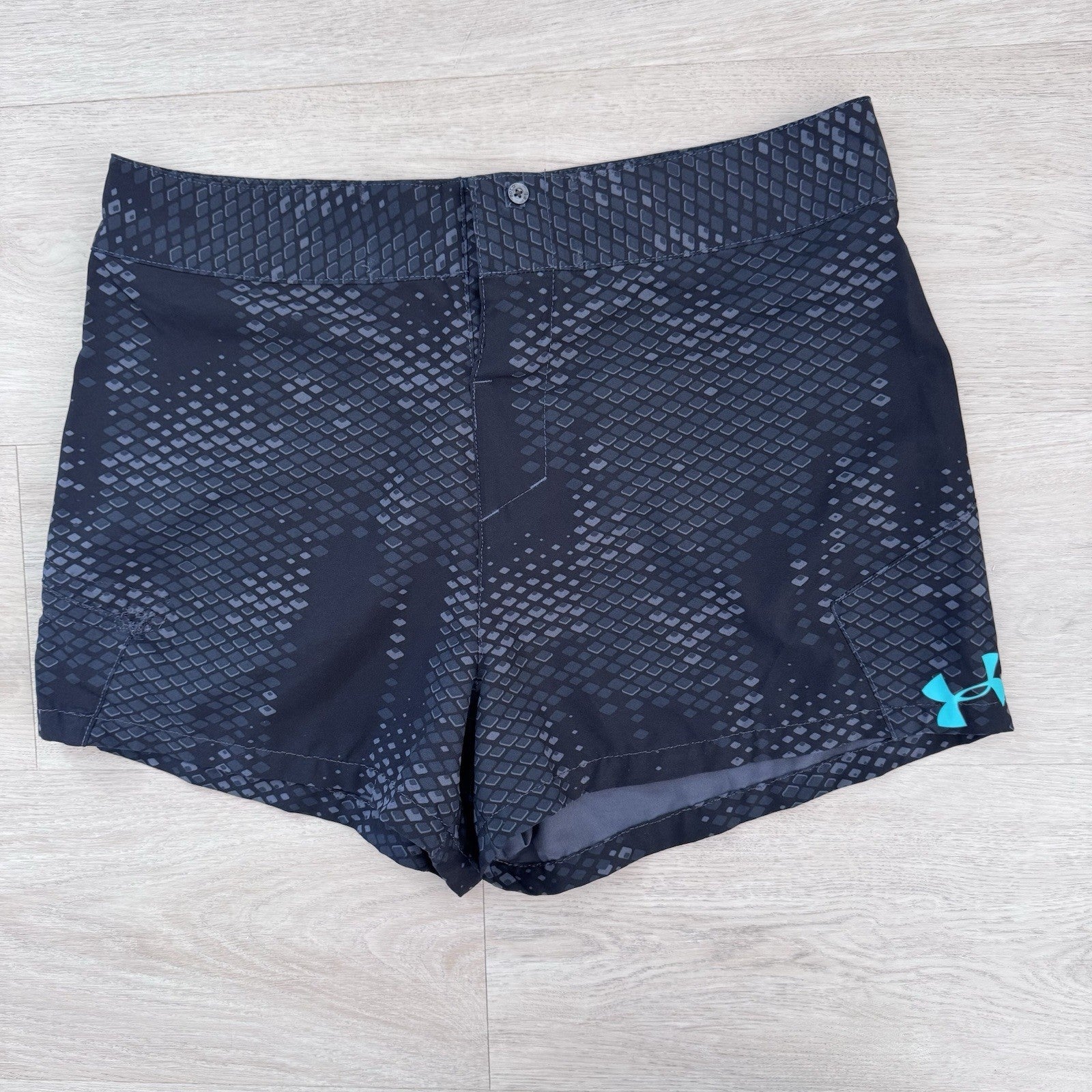 Under Armour Men’s HeatGear Shorts Size 30 Black Athletic Loose
