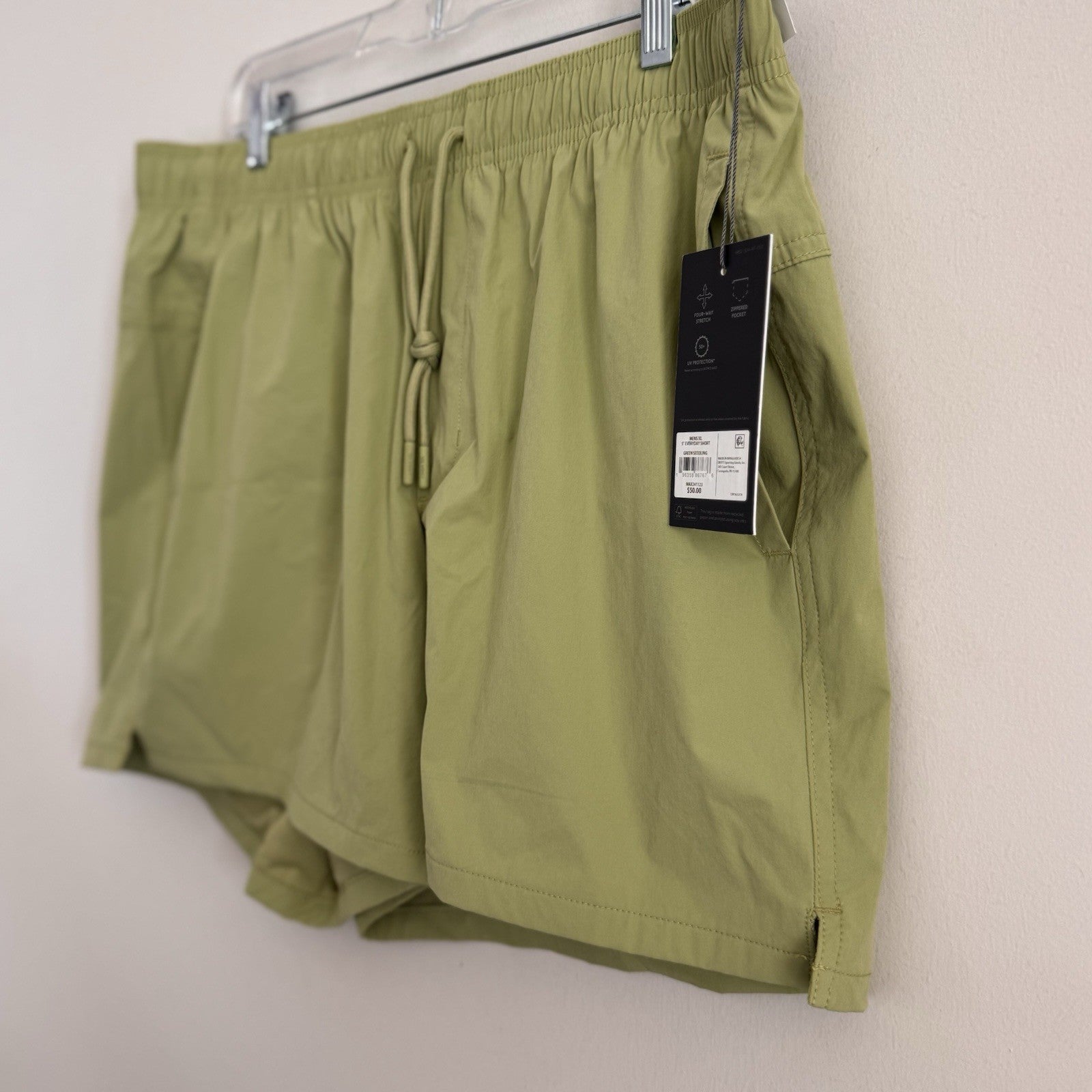 VRST Men's XL 5" Everyday Short Green Seedling NWT Relaxed Fit Athletic