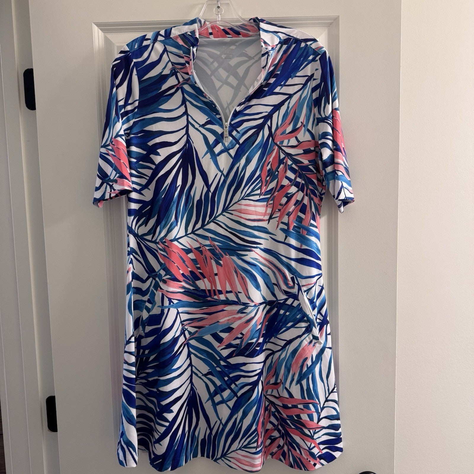 Tail Activewear Tropical Print Golf Dress Zip Neck Size M Pink Blue Leafy