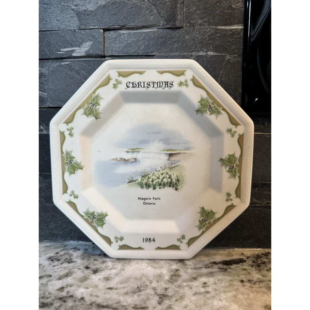 Johnson Bros. England Niagara Falls Ontario 1984 2nd in Series Christmas Plate