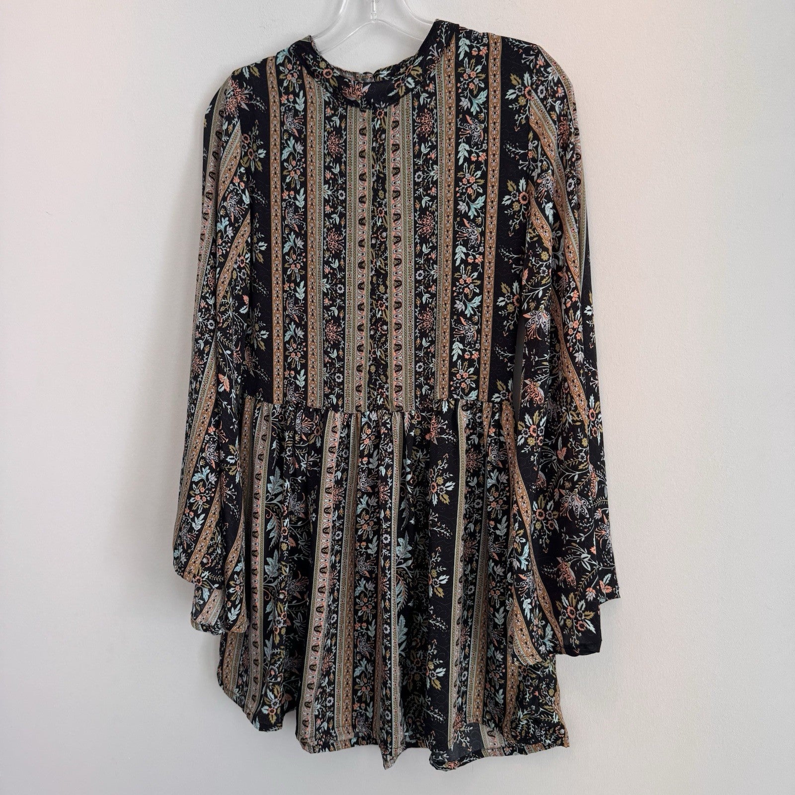 Earthbound Trading Co Boho Floral Bell Sleeve Mini Dress Small Black  Women’s