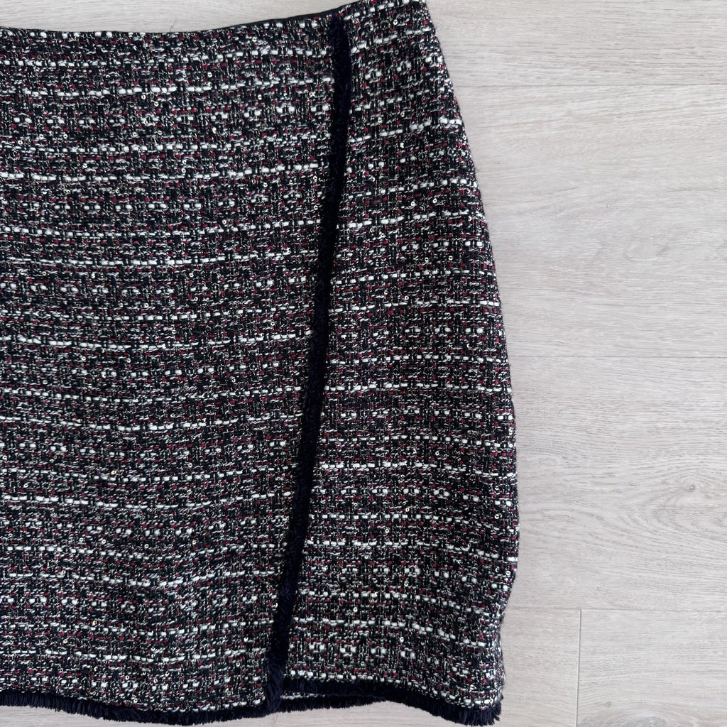 LOFT Tweed Pencil Skirt Size 4 Black Red White Fringe Trim Lined