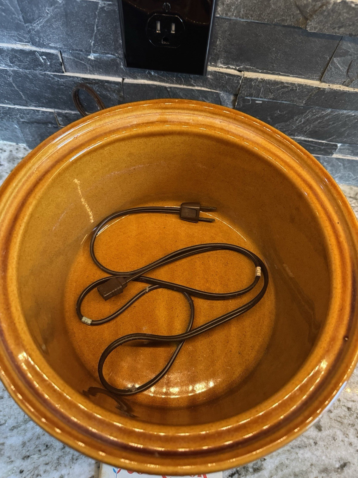 Vintage Tan Spotted Rival Crock-Pot Slow Cook Model 3104 Tested Included Manual