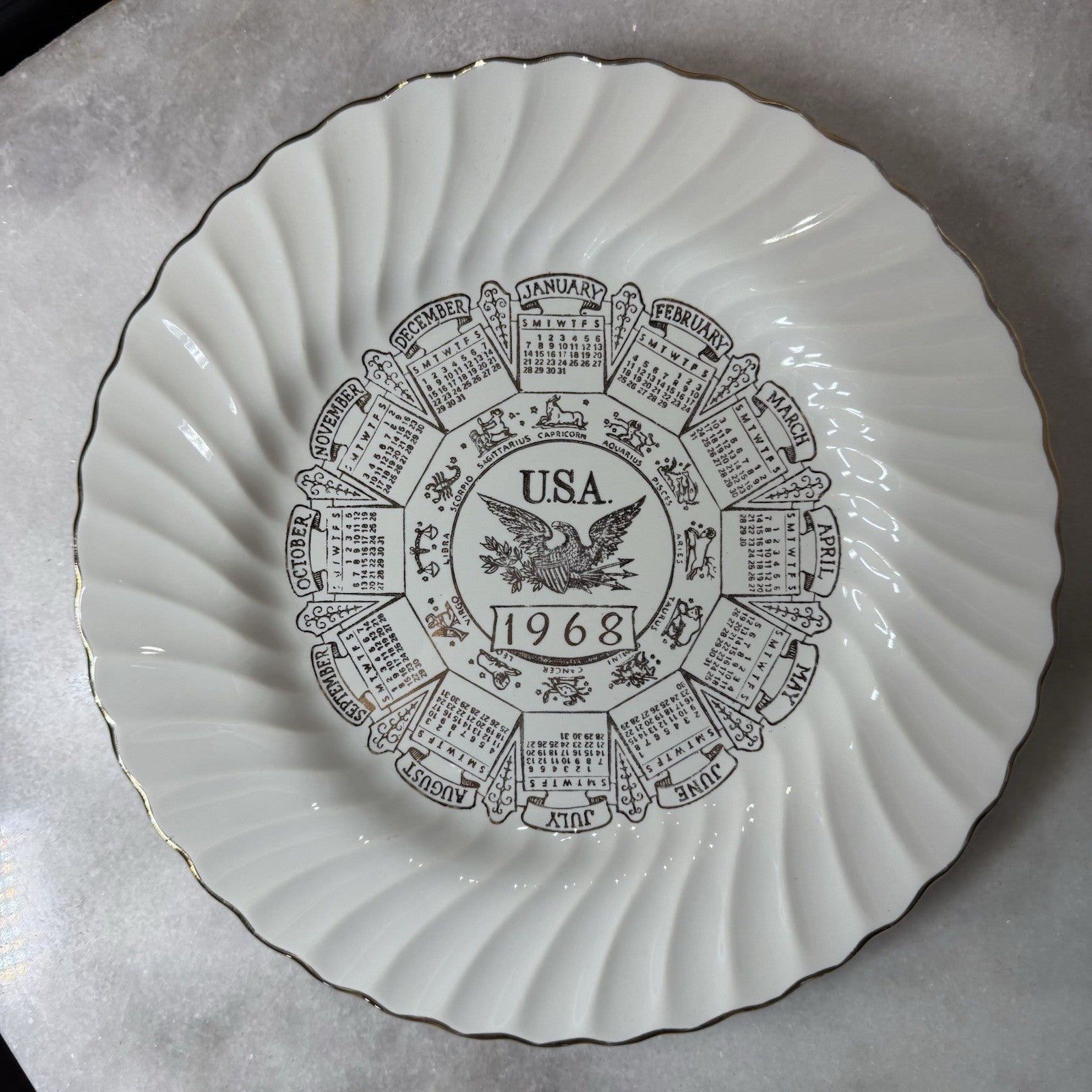 Sheffield Bone White 1967 Calendar Zodiac Signs Decorative Plate Gold Trim 10.25