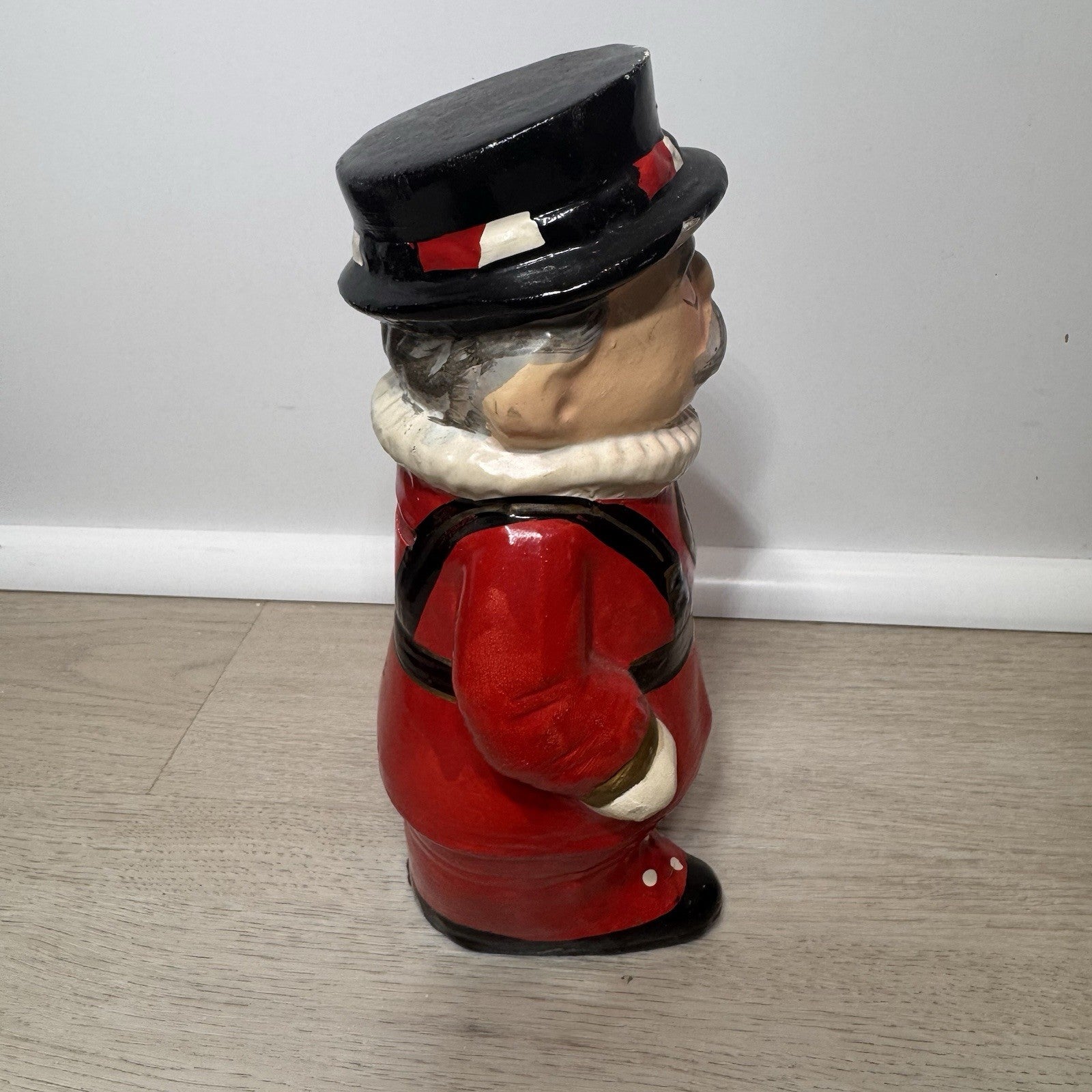 Vintage London Beefeater Yeoman Warder Coin Bank Chalkware Mid Century Souvenir
