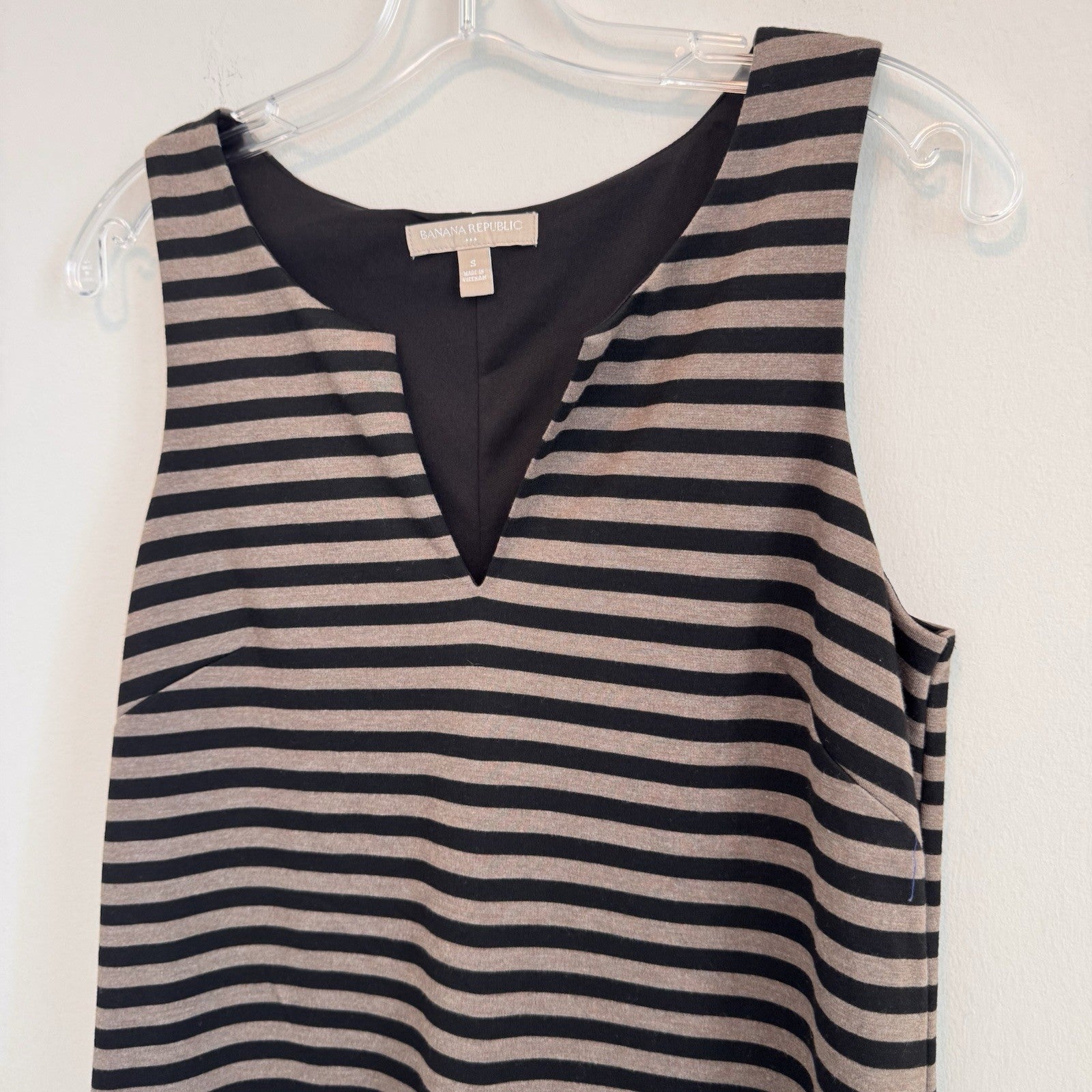 Banana Republic Dress Womens Small Striped V-Neck Sleeveless Lined Stretch Knit