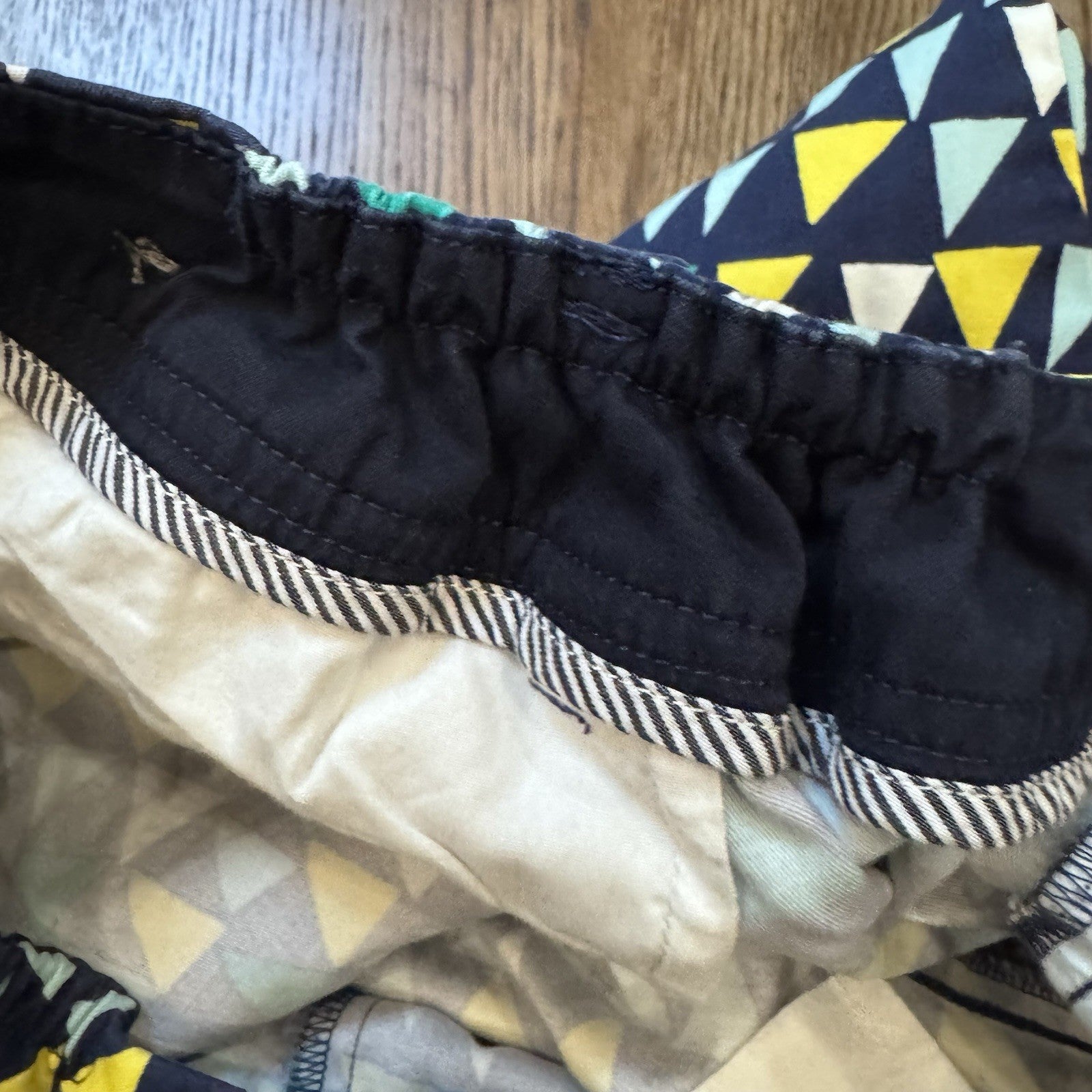 Talbots Perfect Shorts Size 14W | Colorful Triangle Print | Stretch Cotton
