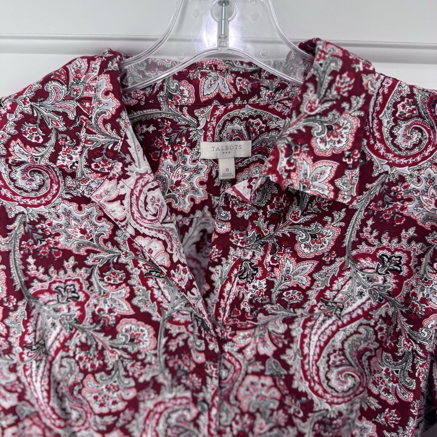 Talbots Red Paisley Button Front Shirt Women’s Size 8 Cotton Stretch Long Sleeve