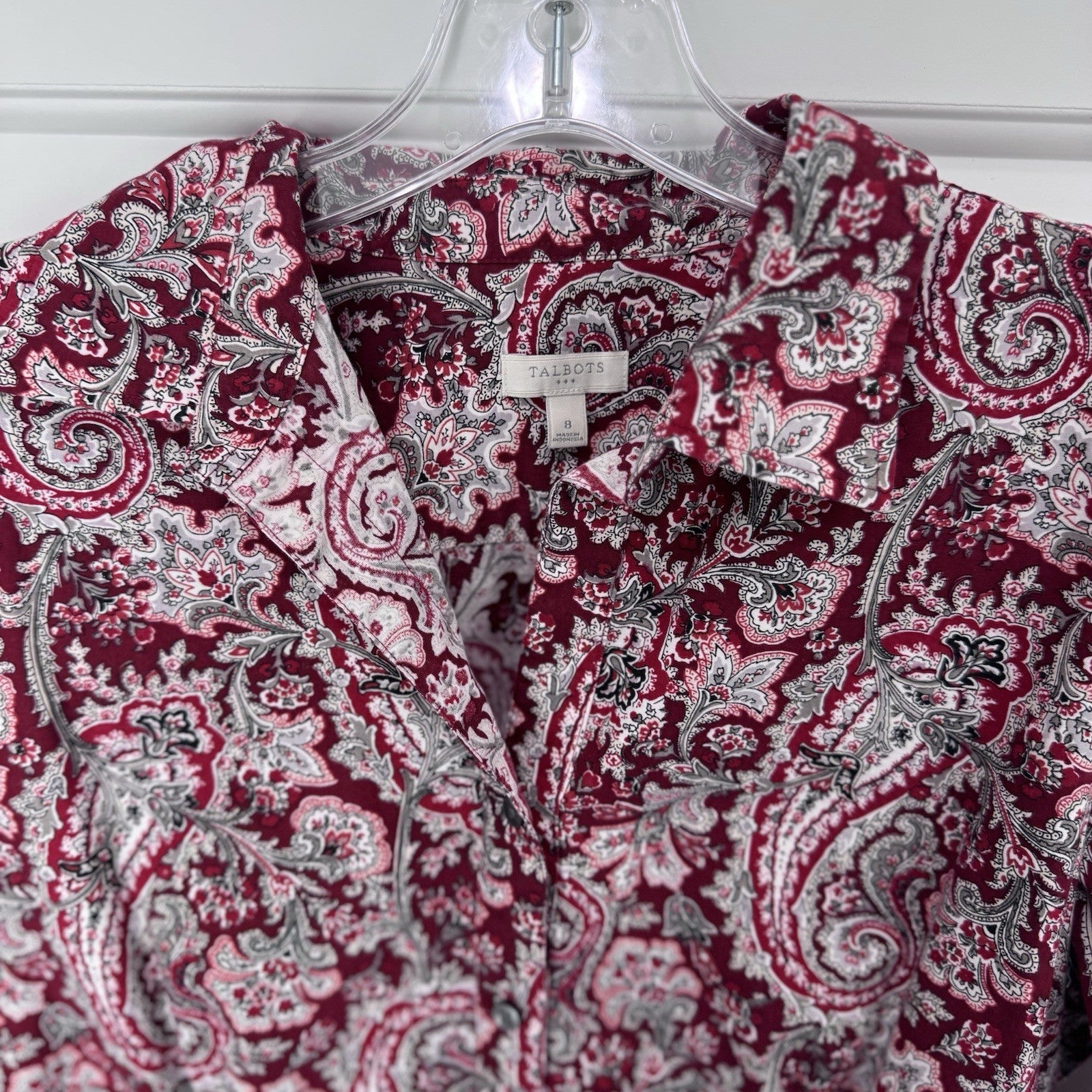 Talbots Red Paisley Button Front Shirt Women’s Size 8 Cotton Stretch Long Sleeve