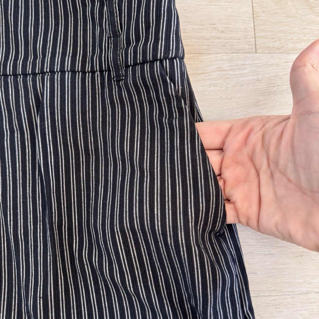 Apostrophe Stretch Pinstripe Pencil Skirt Size 10 Black White Women’s