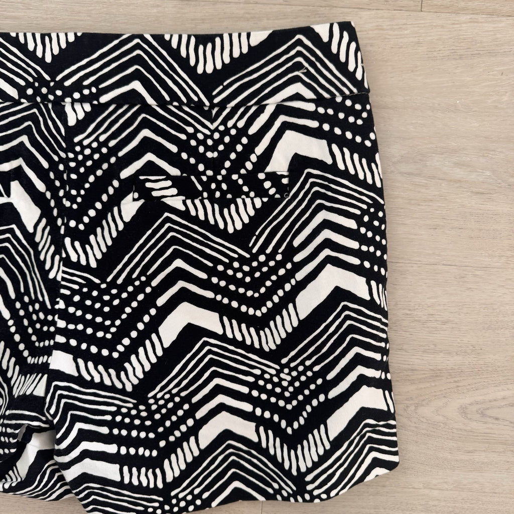 J.Crew Women’s Black White Geometric Stretch Shorts Size 6 Preppy Chic