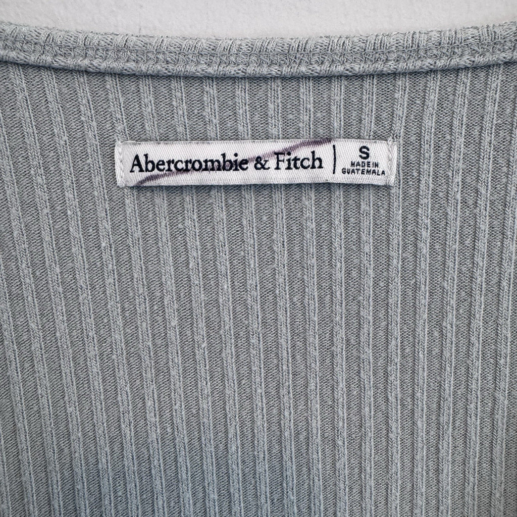 Abercrombie & Fitch Gray Ribbed Wrap Crop Top Long Sleeve Size S