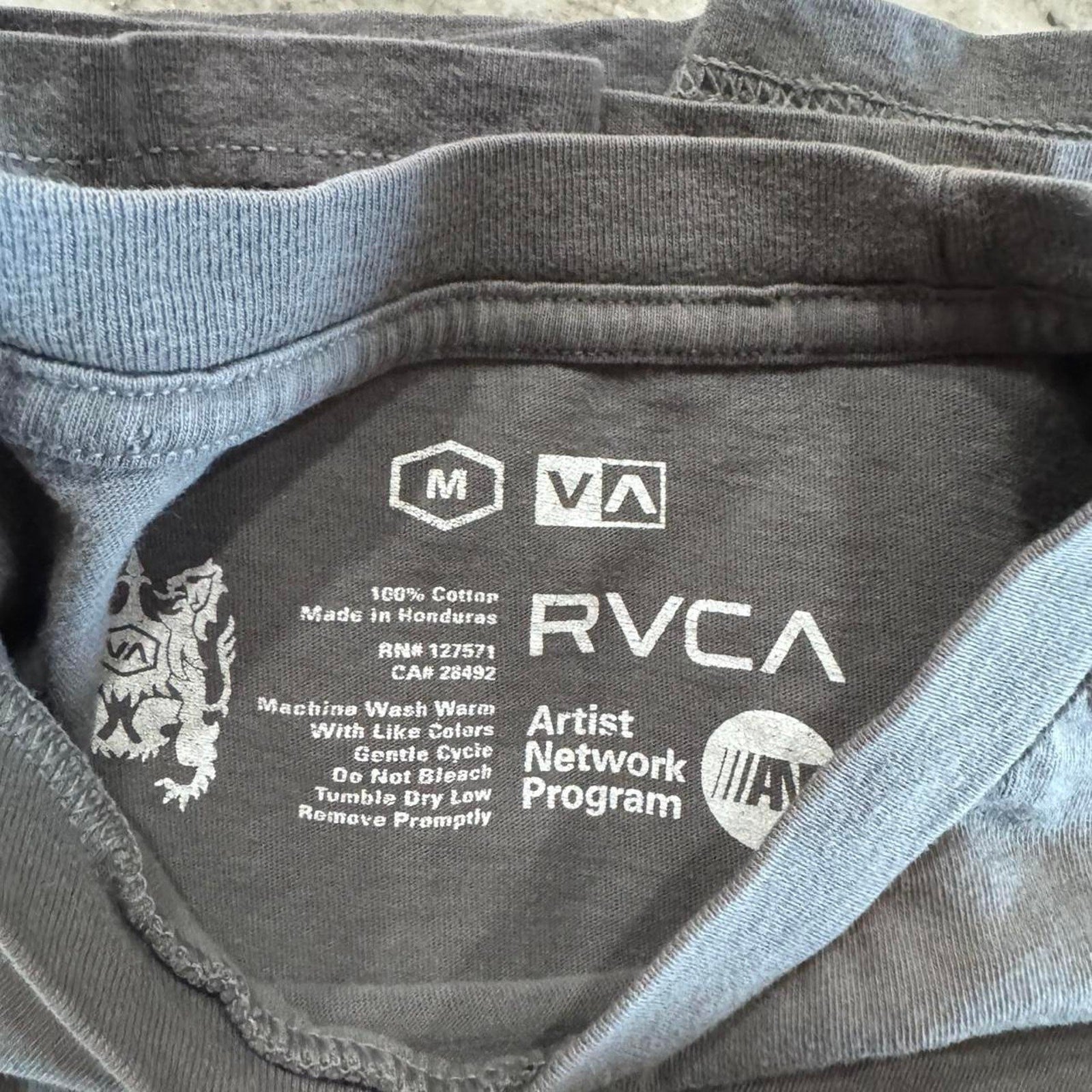 Grey RVCA tee size medium skater Retro 90s 00s