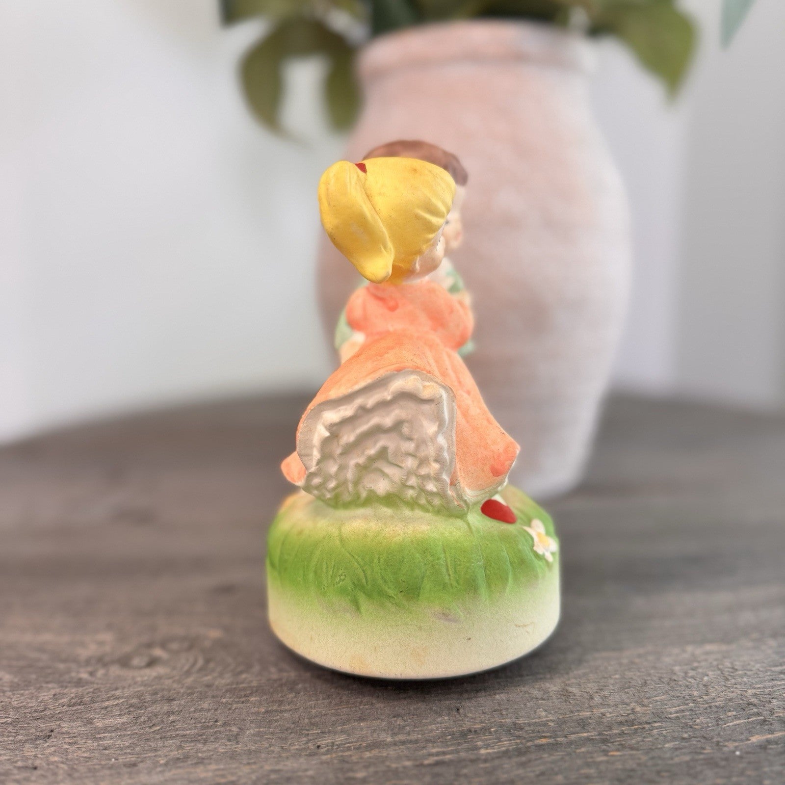 Vintage Musical Figurine Dancing Couple Blonde Girl Brown Hair Boy Made in Japan