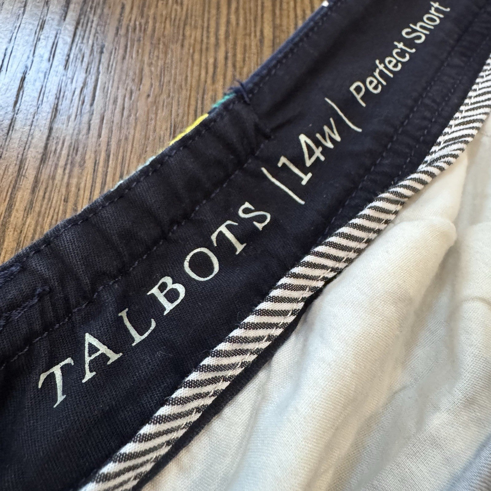 Talbots Perfect Shorts Size 14W | Colorful Triangle Print | Stretch Cotton