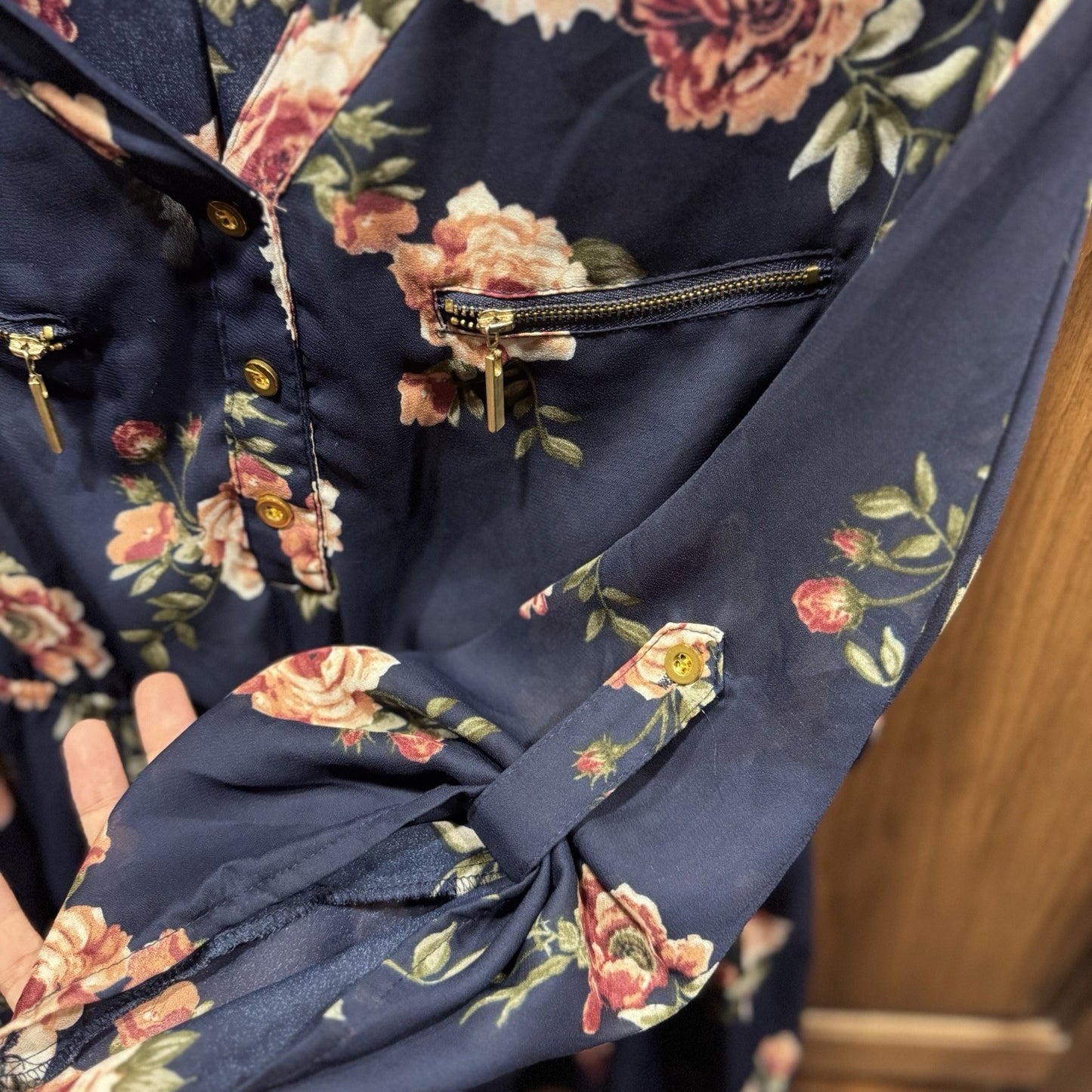 J for Justify Navy Floral V-Neck Blouse Tunic Top XL Gold Zippers Polyester