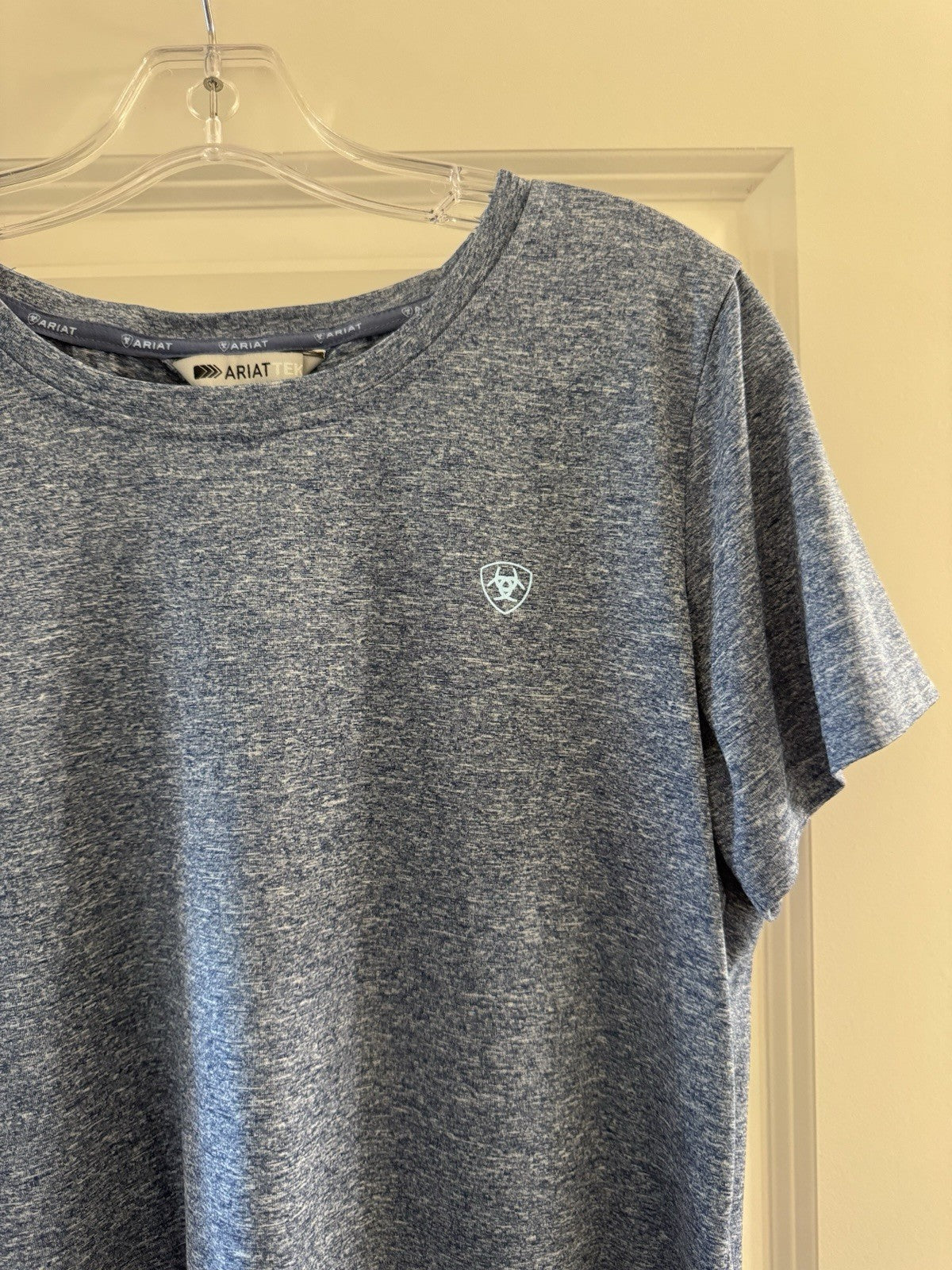 AriatTEK Women’s Blue Heathered Tech Tee Size M Back Keyhole Workout Shirt