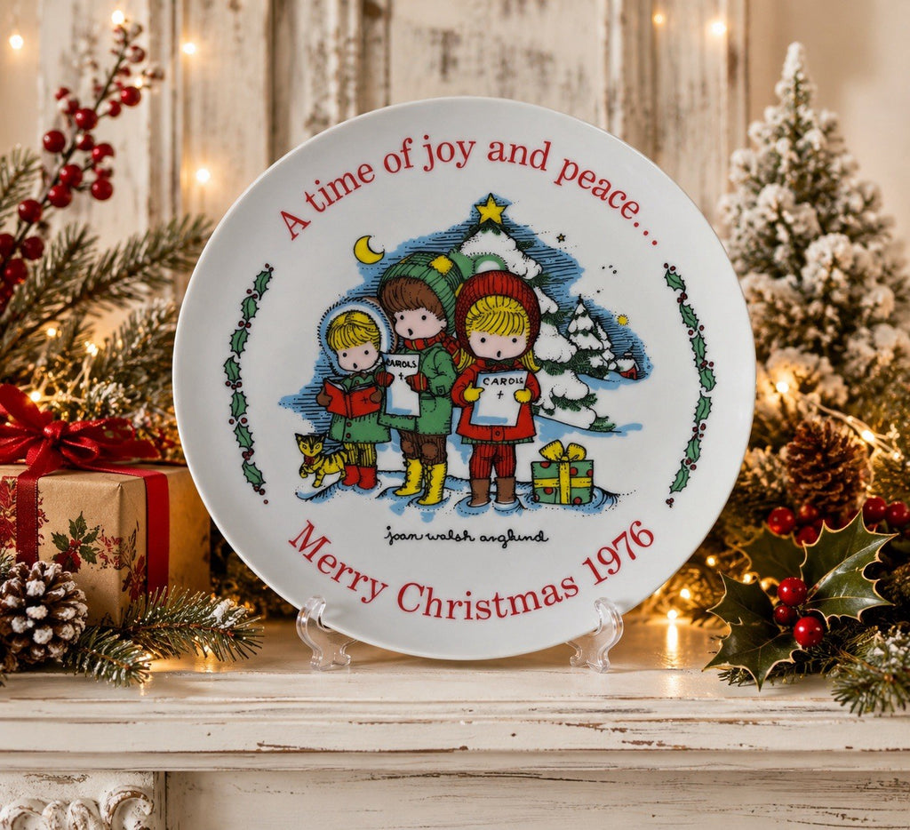 Vintage 1976 Joan Walsh Anglund Christmas Collector Plate Joy’s Inc Japan 9.5”