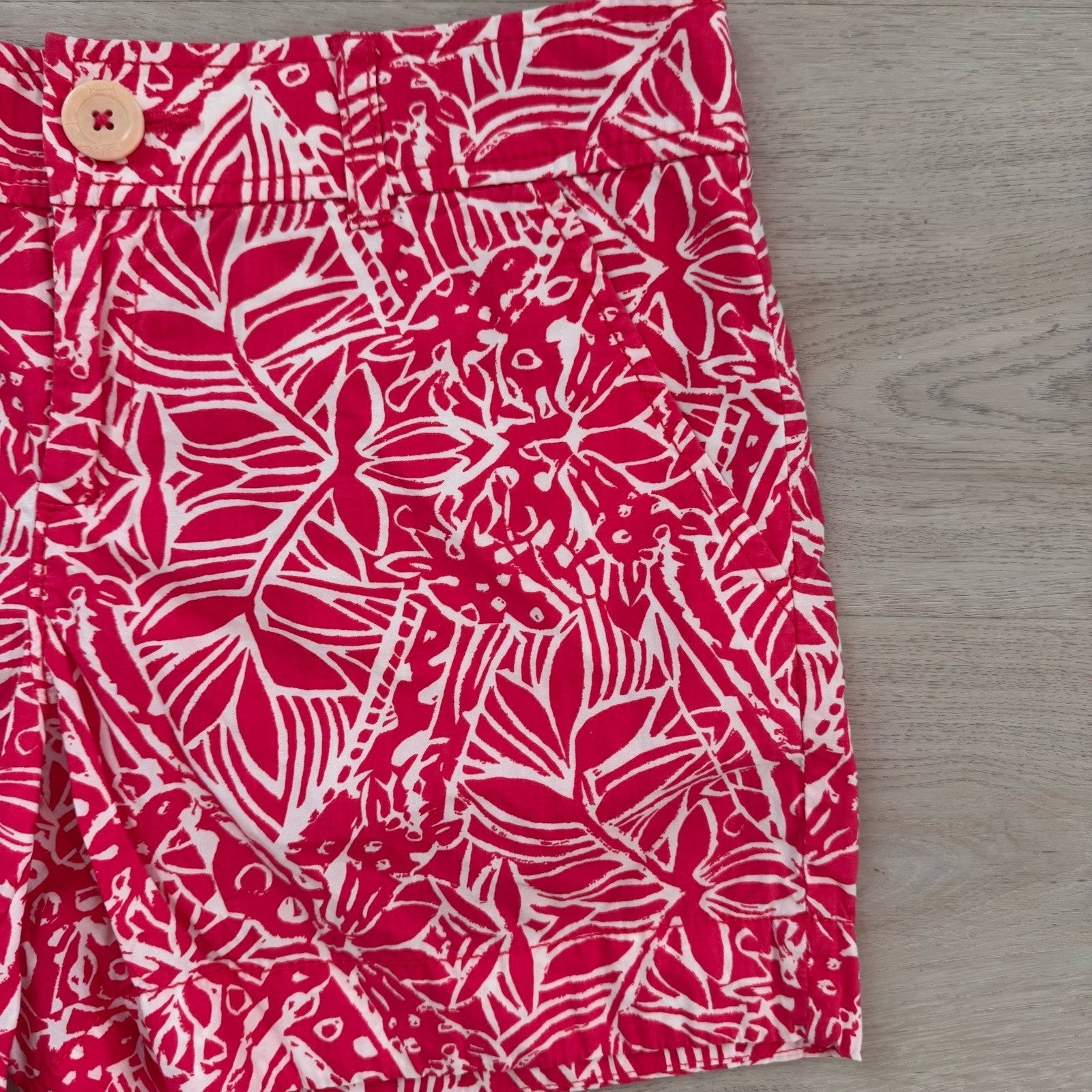 Lilly Pulitzer Women’s Pink White Tropical Print Shorts Size 4 Resort Callahan