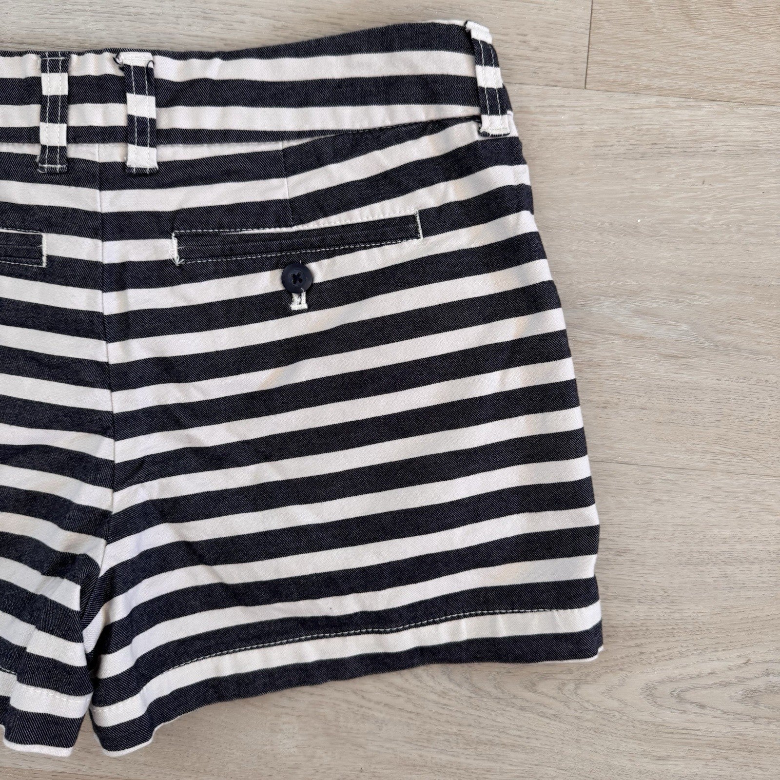 GAP Khakis 3” Stripe Shorts US 0 Black White Stretch Nautical Preppy Women’s