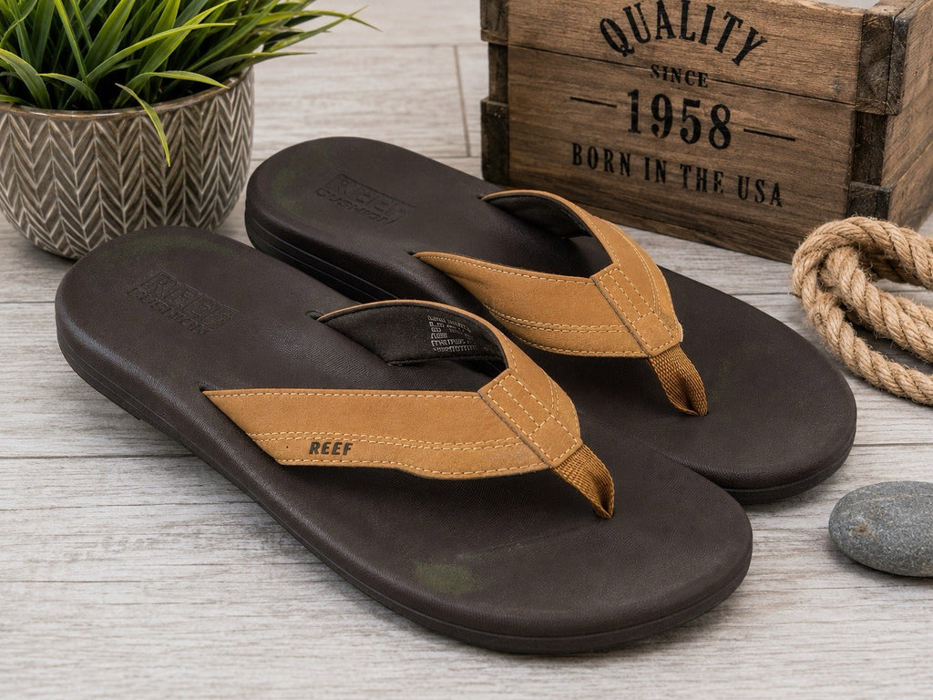 REEF Cushion Men’s 12 Brown Leather Flip Flops Comfort Sandals