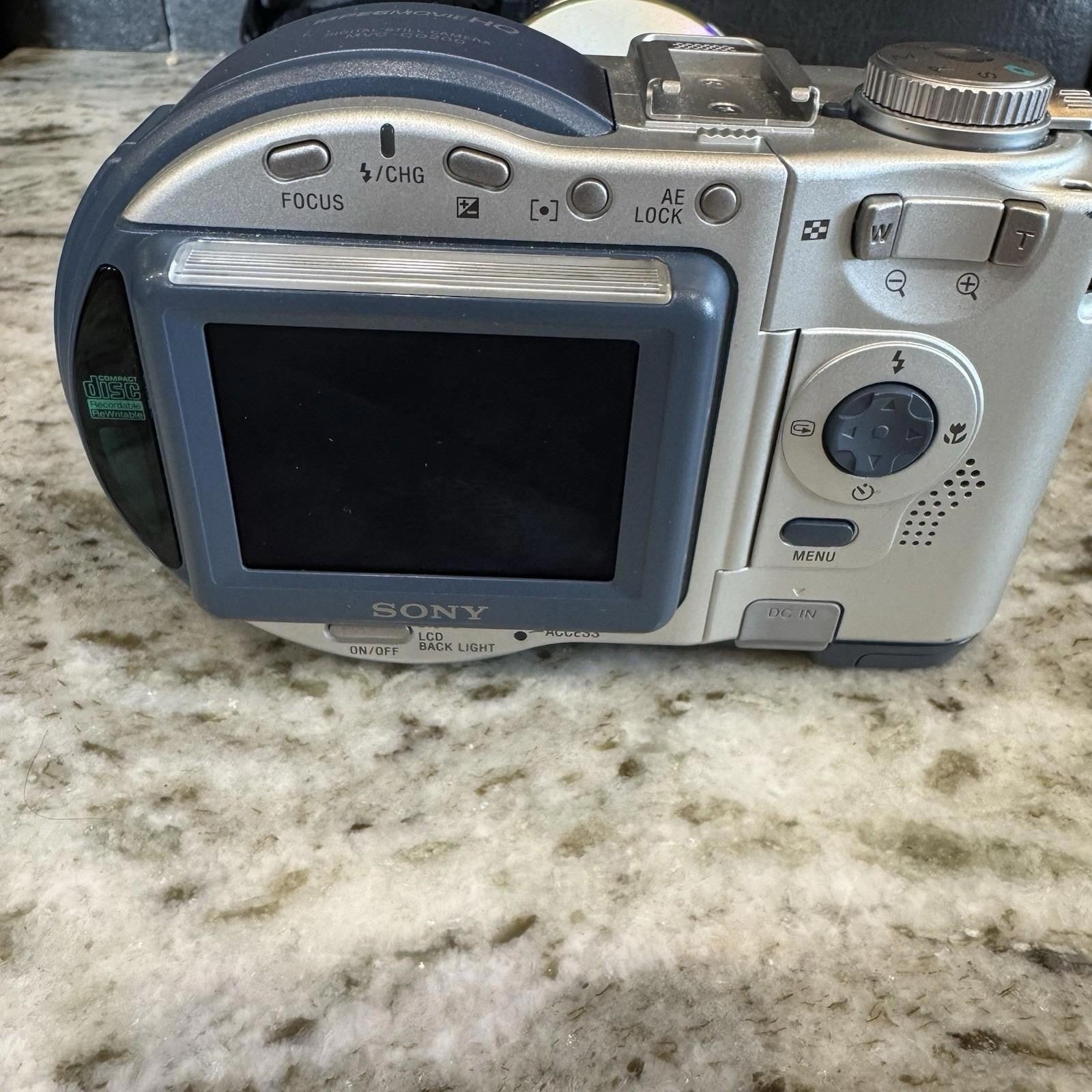 Sony Mavica MVC-CD200 2.1MP Digital Camera Only - Silver-Complete-Vintage!