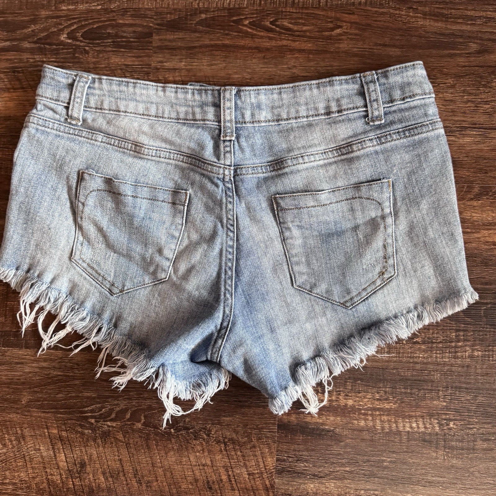 Signature Eight Distressed Denim Shorts Women’s Size L | High Rise Frayed Hem