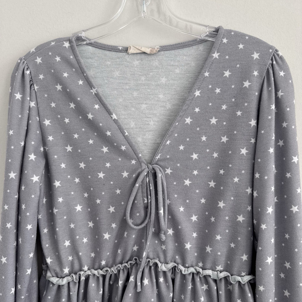 Altar'd State Womens BOHO Star Print Peplum Top Small Gray Tie Neck Puff Sleeve