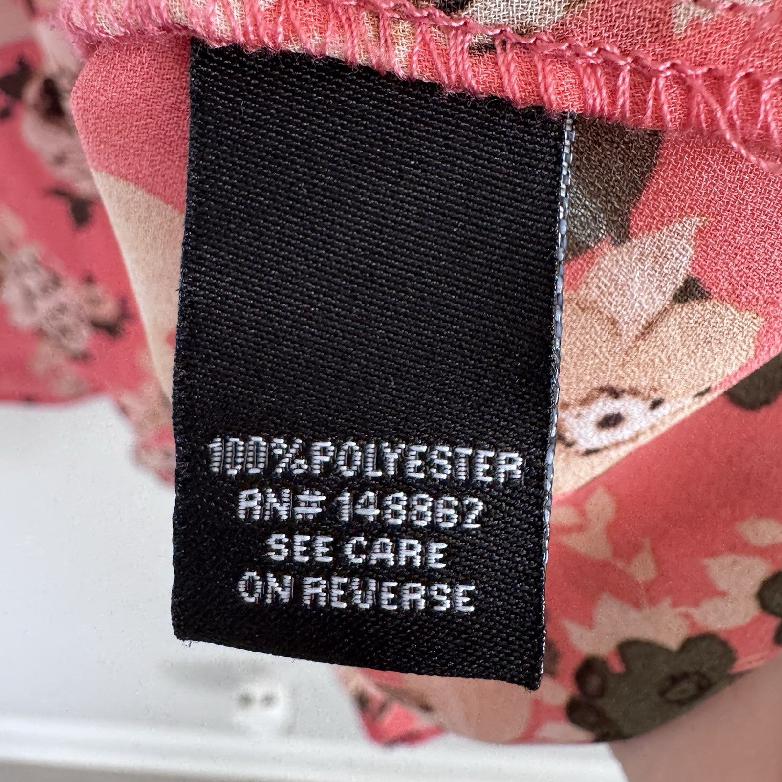 Torrid Floral Sleeveless Blouse Size 2 Pink High Neck Keyhole