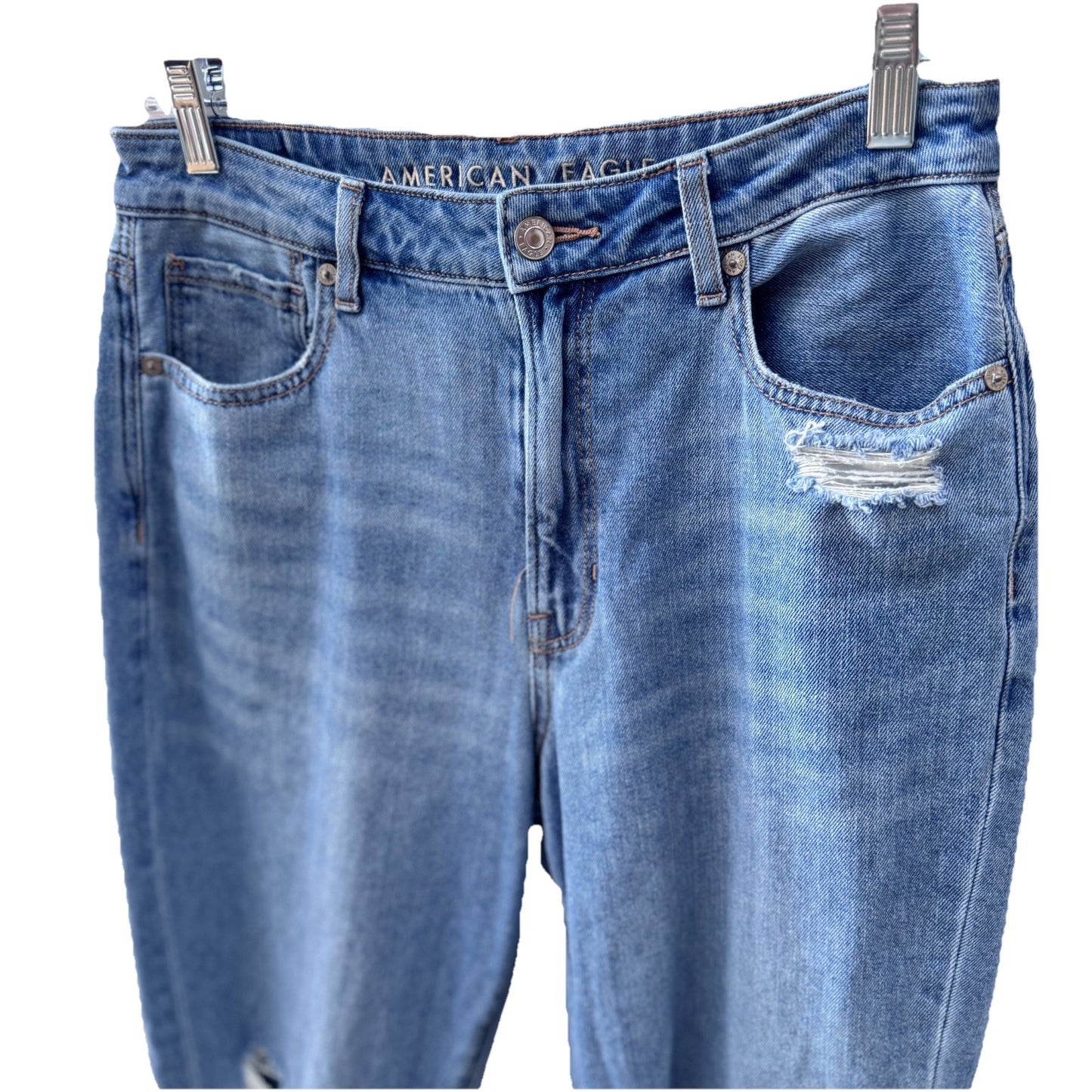 American Eagle Mom Jeans 8 Short Light Wash Distressed Ripped Knee Denim