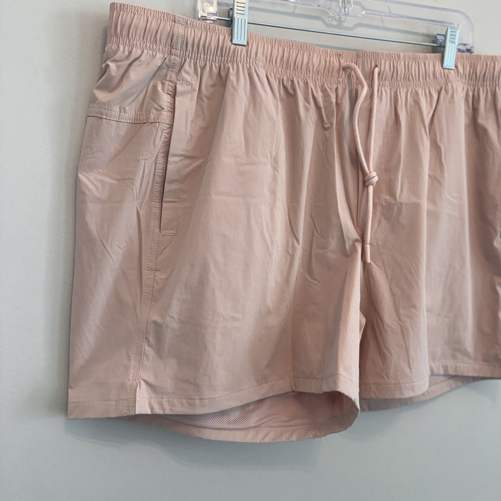 VRST Men's XXL 5" Everyday Short Light Pink NWT Athletic Gym Training 2XL 5in