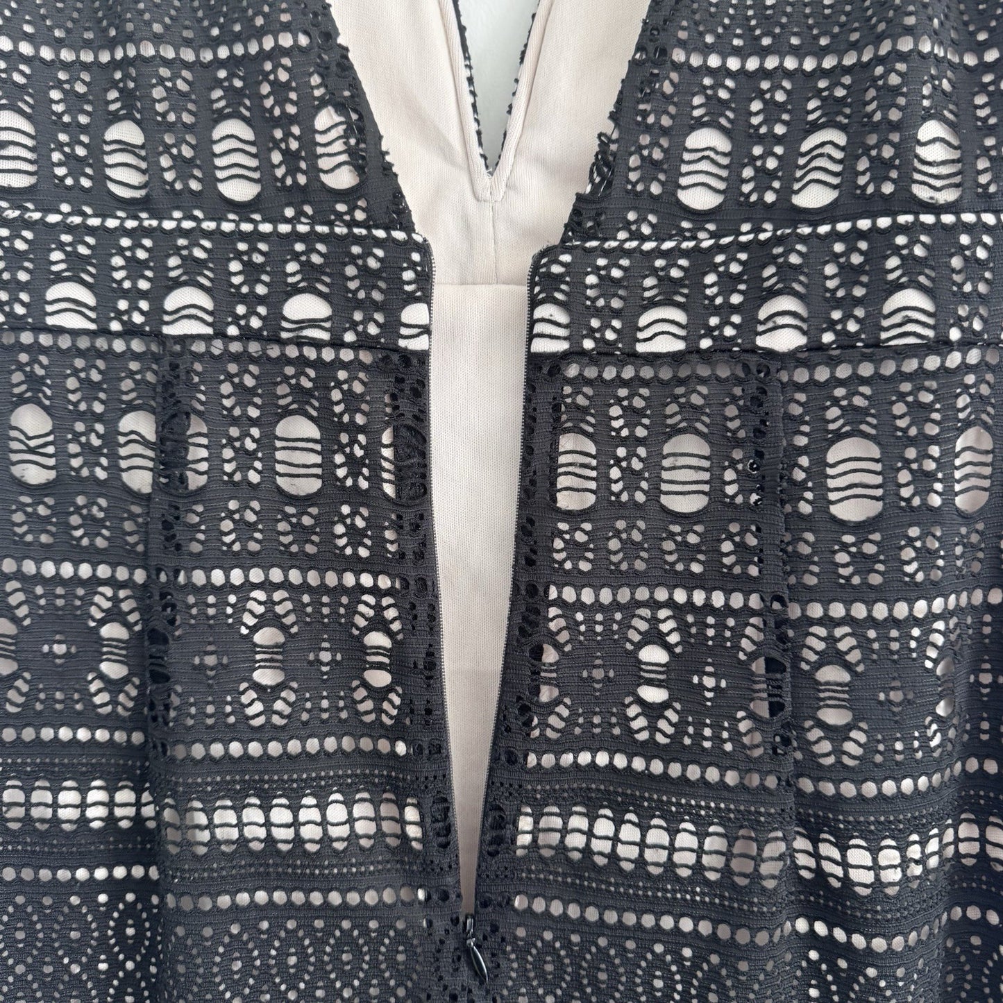 Ark & Co Lace Sheath Dress Navy Nude Lined V Neck Sleeveless Size S