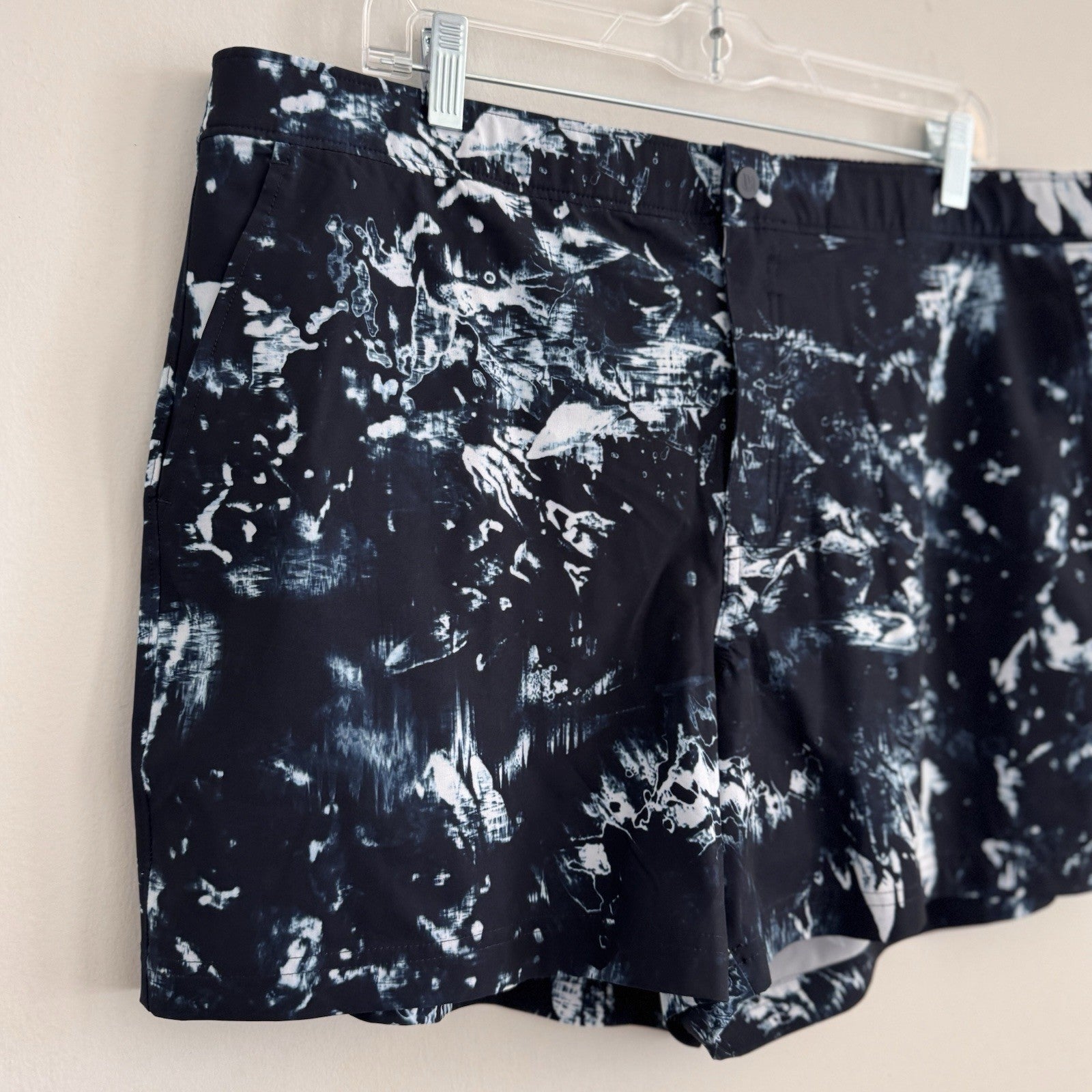 VRST Men's XL 5" Resort Short Indigo Craft Print NWT Slim Fit Lined Hybrid Swim