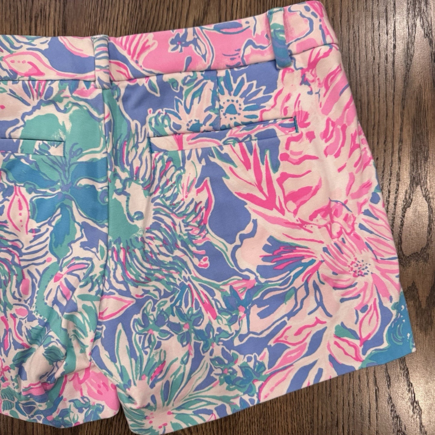 Lilly Pulitzer Women’s Size 2 Pink Floral Print Shorts Vibrant Summer